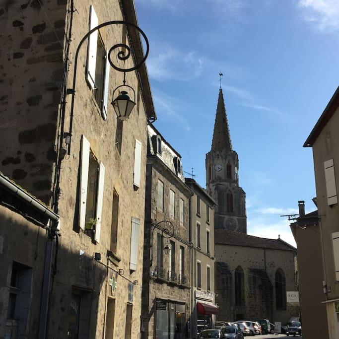 L'Ancienne Forge - A Stylish Medieval Holiday Home Confolens Exterior photo